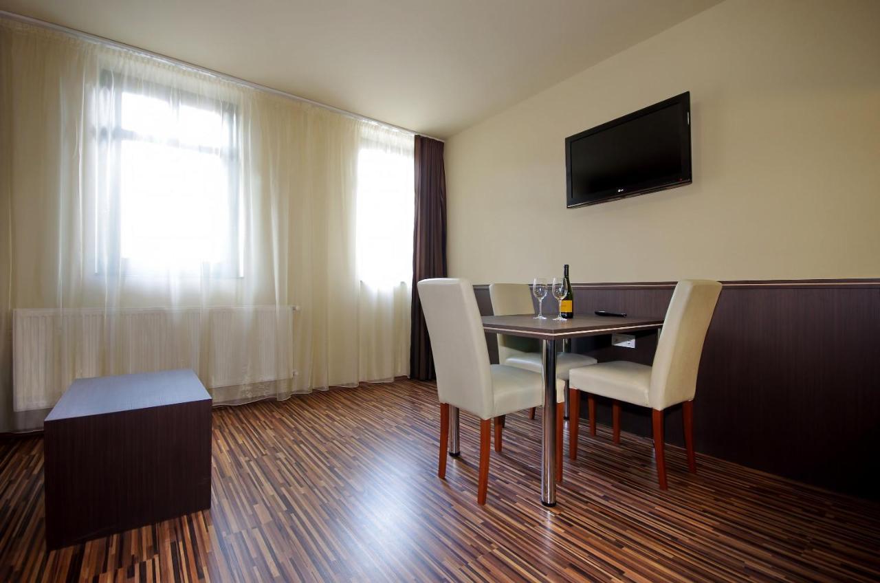 Corvin Apartman غيولا المظهر الخارجي الصورة